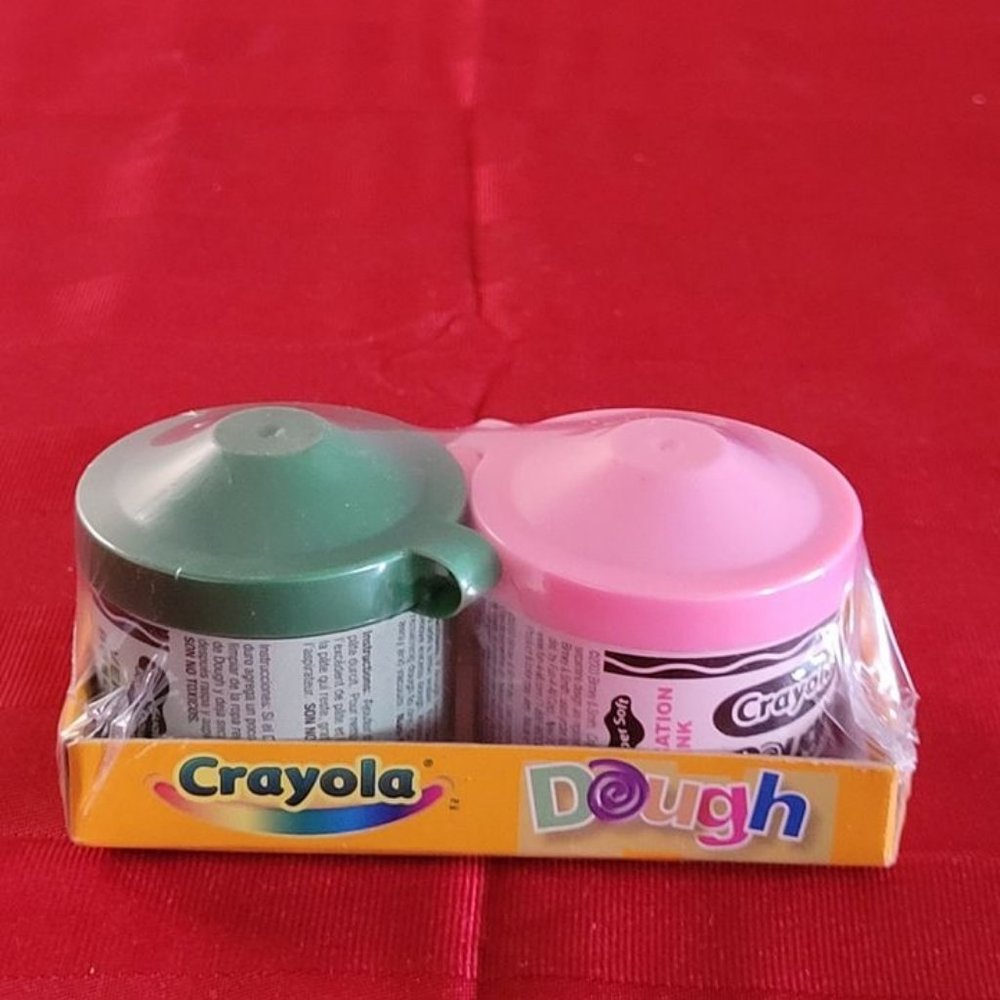 2005 CRAYOLA PLAY DOUGH, STILL SEALED!!!